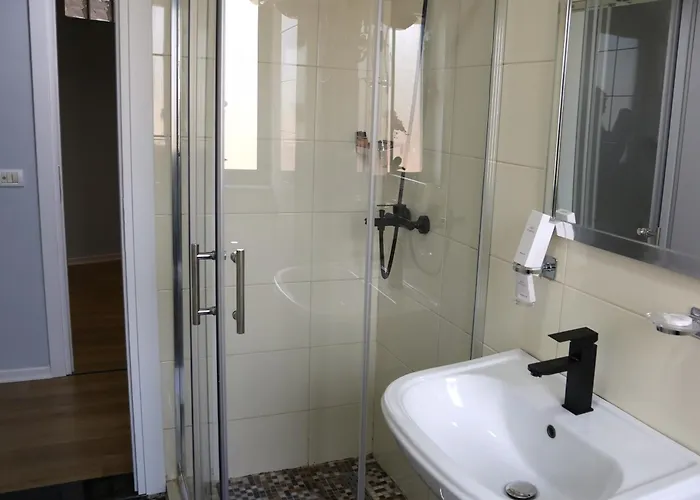 Doanesia Pensión Mezez